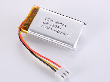 LP673048 3.7V 1000MAH batterie agli ioni di litio produttori 3.7V 1C Piano di scarica di picco Batteria al litio polimerica argento per dispositivi elettronici